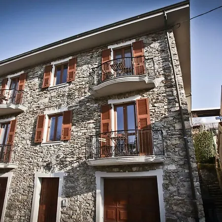 Semesterbostad Casa Della Vittoria Maccagno